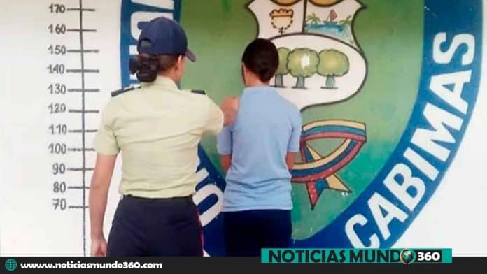 Adolescente extorsionaba a profesores