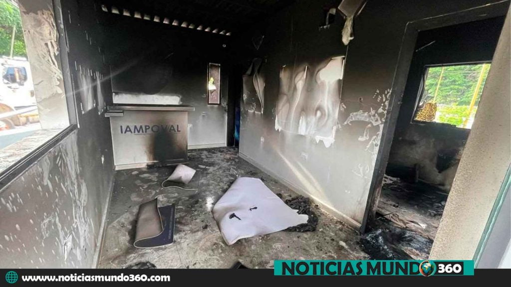 Quemados siete módulos policiales y una FarmaValencia