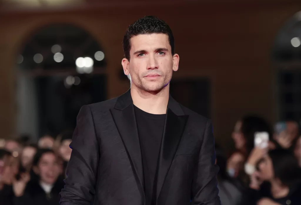 Jaime Lorente alza la voz contra la homofobia cientos de miles de comentarios en redes sociales