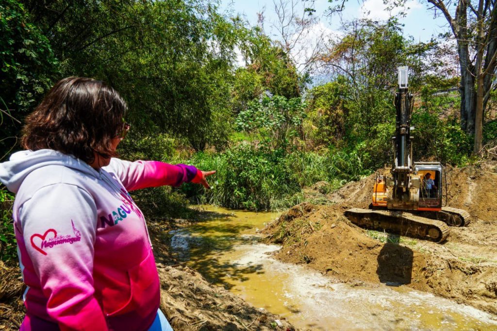 Avanza en Naguanagua el plan de saneamiento en canales y ríos