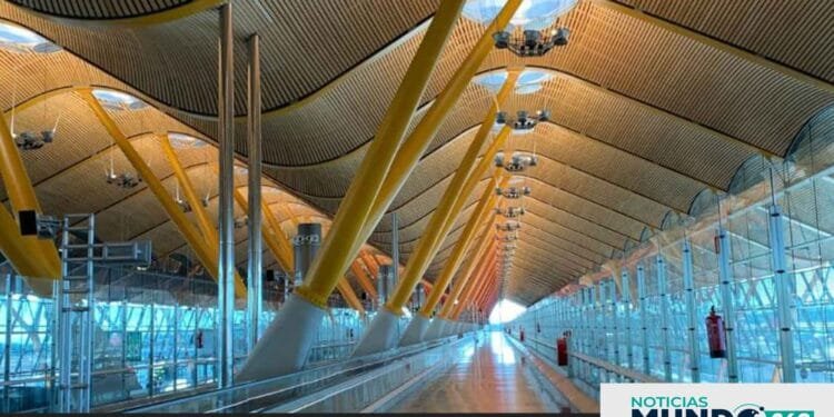 Tráfico de cocaína vientre falso Barajas