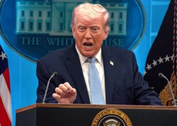 Trump advierte colapso inminente Quedan tres días para que explote el sistema petrolero de Irán